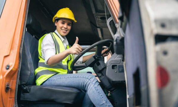 Heavy Vehicle Drivers License Handbook for Road Safety