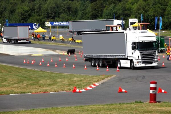 How do I get a heavy truck driving license in the Northern Territory?